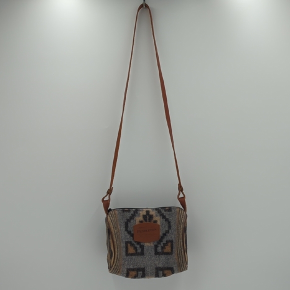 Pendleton Vintage Wool Crossbody Bag Tribal Print Zipper Leather Strap Women's - Picture 9 of 11